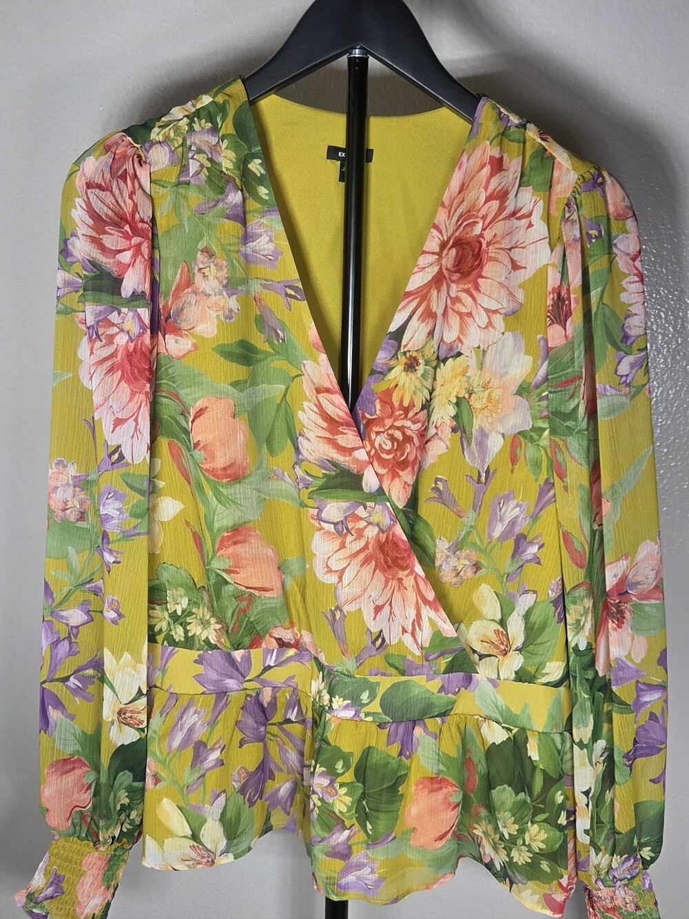 Express Floral V-Neck Smocked Cuff Peplum Top